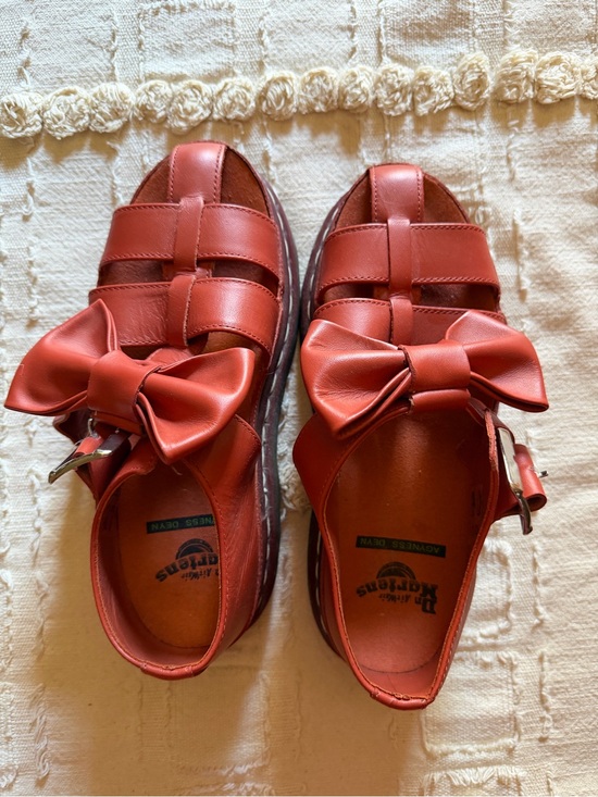 Dr. Martens Shoes - Dr. Martens Red Leather Bow Fisherman Sandals with Buckle Agyness Deyn